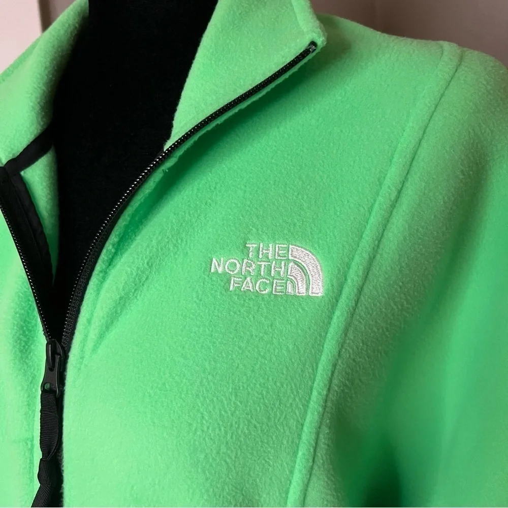 The North Face men’s size small neon green 1/2 zip fleece pullover (unisex)